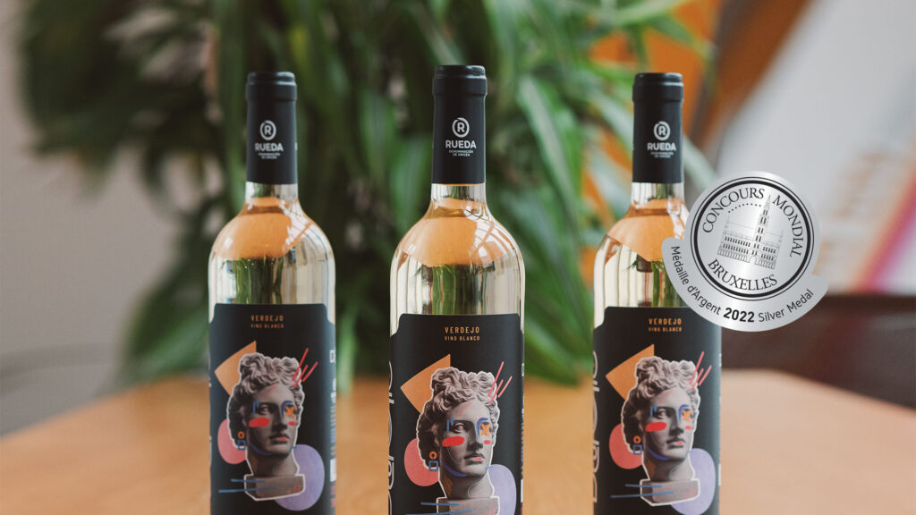 Tres botellas Desacato medalla plata Bruselas 2022